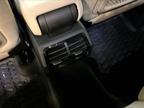 Used 2022 Audi Q3 2.0T Premium Plus image 28