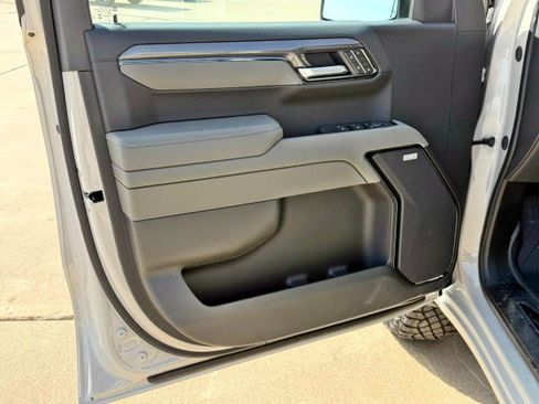 New 2026 Chevrolet Silverado 1500 ZR2 AWD/4WD image 14