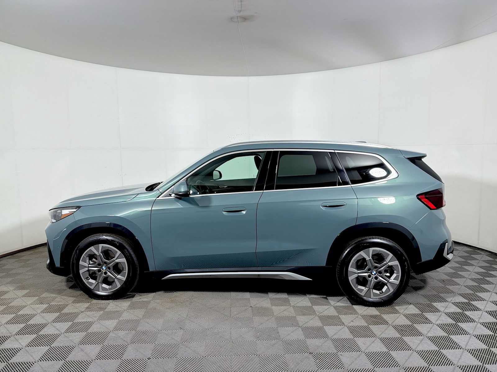 Used 2026 BMW X1 xDrive28i w/ Convenience Package AWD/4WD image 4