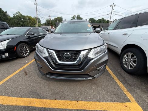 Used 2020 Nissan Rogue SV w/ Sun & Sound Touring Package AWD/4WD image 2