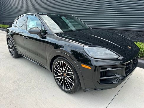 New 2026 Porsche Cayenne GTS AWD/4WD image 11