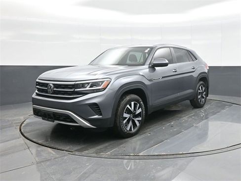 Used 2023 Volkswagen Atlas Cross Sport SE image 3