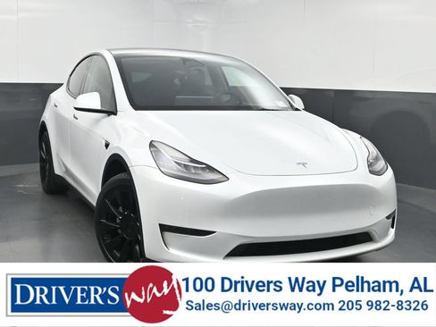 Used 2023 Tesla Model Y Long Range AWD/4WD image 1