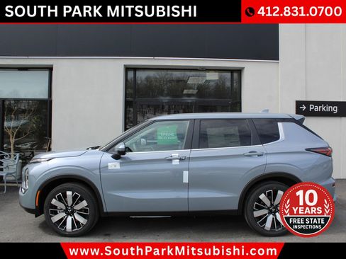Used 2026 Mitsubishi Outlander SE image 1