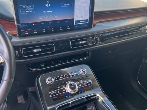 Used 2022 Lincoln Nautilus Reserve image 17