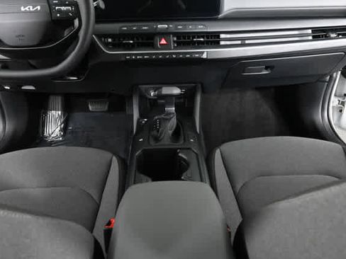 Used 2025 Kia K4 LX FWD image 17