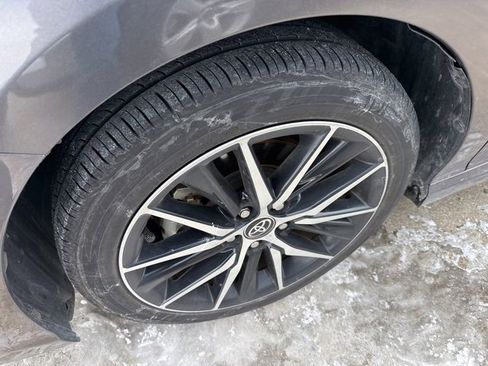 Used 2023 Toyota Camry SE image 2