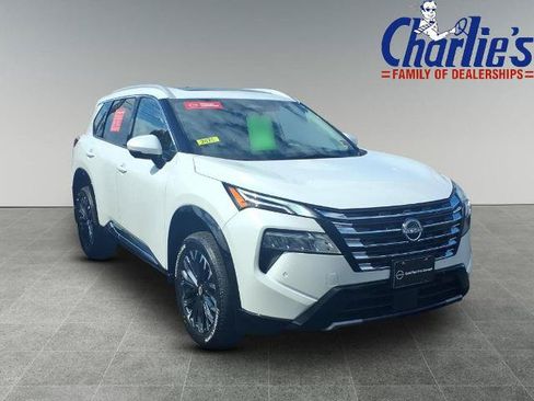 Certified 2025 Nissan Rogue Platinum w/ Tech Package AWD/4WD image 3