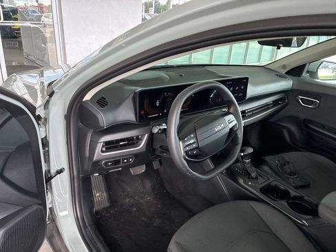 Used 2025 Kia K4 FWD image 23