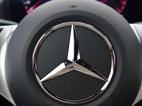 Used 2026 Mercedes-Benz GLA 250 4MATIC image 17