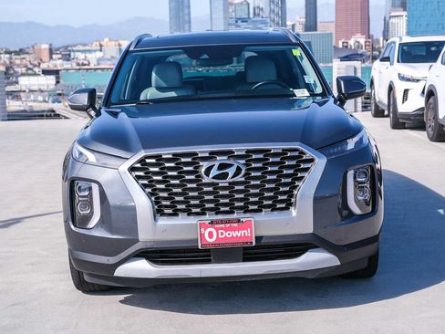 Used 2021 Hyundai Palisade SEL w/ Premium Package FWD image 2