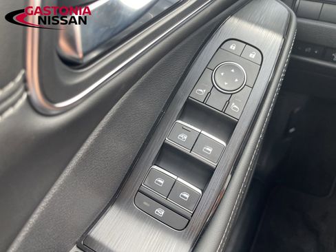 Used 2026 Nissan Rogue Platinum w/ Platinum Premium Package image 50