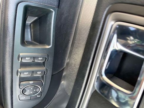 Used 2019 Ford Explorer XLT w/ Equipment Group 202A image 19