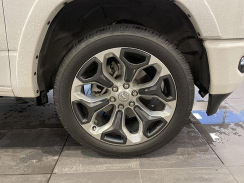 Used 2024 RAM 1500 Limited AWD/4WD image 12