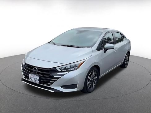 Used 2025 Nissan Versa SV FWD image 7