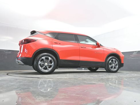 Used 2025 Chevrolet Blazer LT FWD image 38