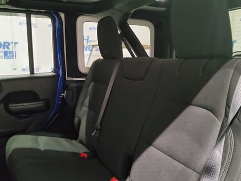 Used 2018 Jeep Wrangler Unlimited Sport S AWD/4WD image 15