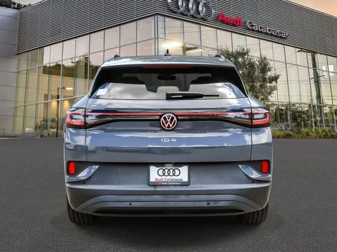 Used 2023 Volkswagen ID.4 Pro S AWD/4WD image 3