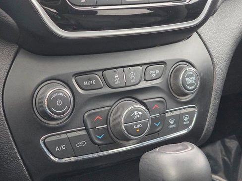 Used 2021 Jeep Cherokee Limited w/ Elite Package AWD/4WD image 33