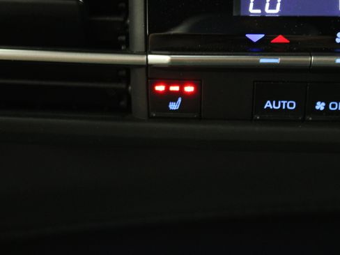 Used 2023 Toyota Sienna XSE FWD image 23