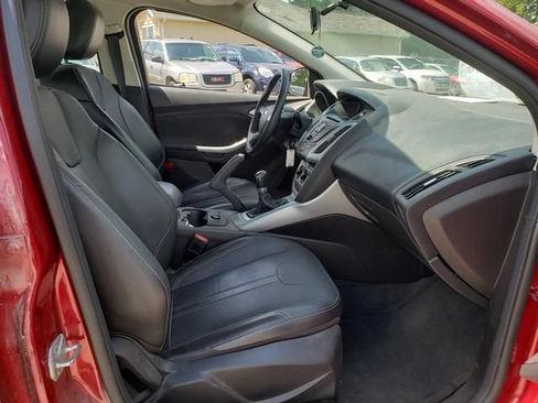 Used 2014 Ford Focus SE w/ Equipment Group 201A FWD image 17