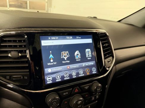 Used 2019 Jeep Grand Cherokee Altitude AWD/4WD image 23