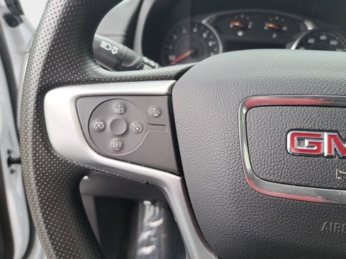 Used 2024 GMC Terrain SLE FWD image 16