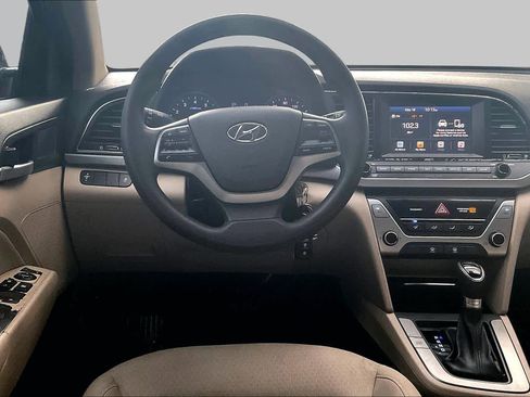 Used 2017 Hyundai Elantra SE FWD image 6