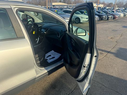 Used 2017 Chevrolet Trax LS image 8