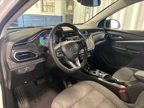 Used 2023 Chevrolet Bolt EUV LT w/ Comfort Package FWD image 8