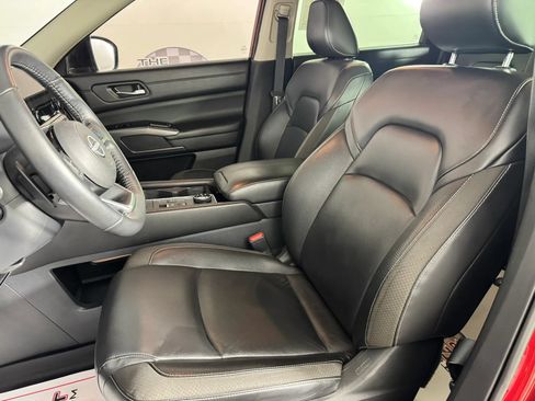 Used 2022 Nissan Pathfinder SL AWD/4WD image 34