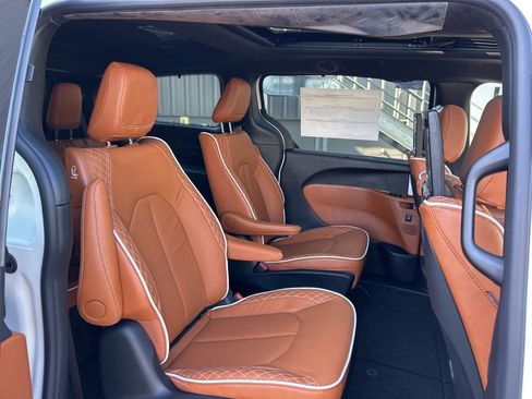 New 2026 Chrysler Pacifica Pinnacle w/ Trailer Tow Group image 47