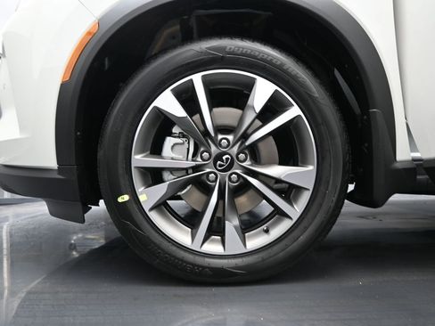 Used 2025 INFINITI QX60 Luxe w/ Vision Package image 11