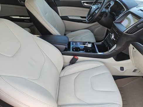 Used 2019 Ford Edge Titanium AWD/4WD image 15