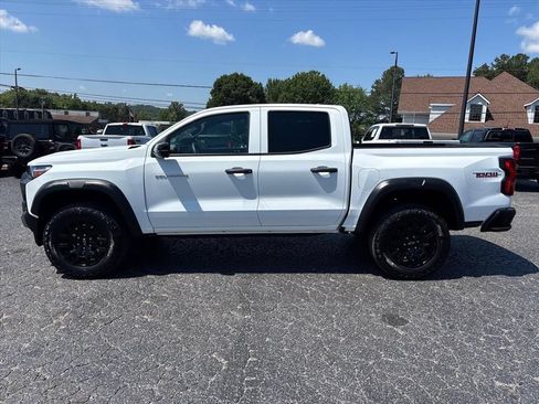 Used 2024 Chevrolet Colorado Trail Boss w/ Technology Package AWD/4WD image 4