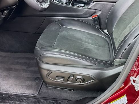 Used 2024 Jeep Grand Cherokee Altitude image 18