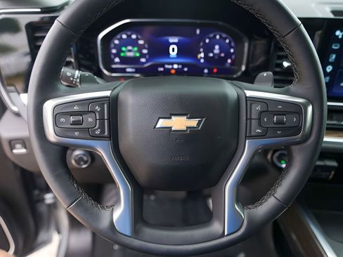 Used 2025 Chevrolet Silverado 1500 LT RWD image 17