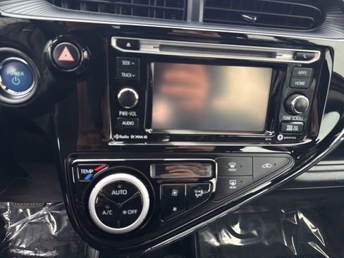 Used 2018 Toyota Prius C Three image 16