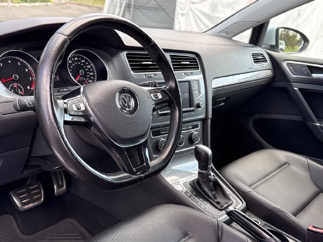 Used 2017 Volkswagen Golf Alltrack SE AWD/4WD image 16