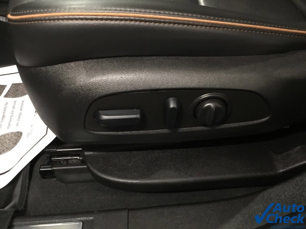 Used 2022 GMC Acadia AT4 w/ Technology Package AWD/4WD image 52