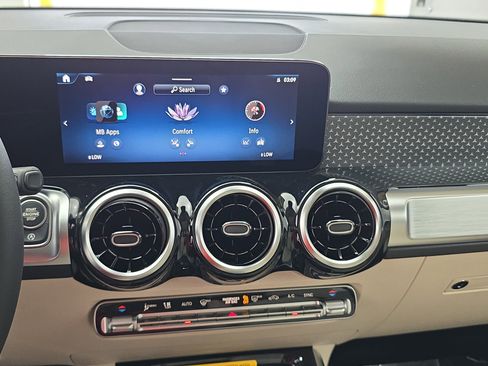 New 2026 Mercedes-Benz GLB 250 image 21