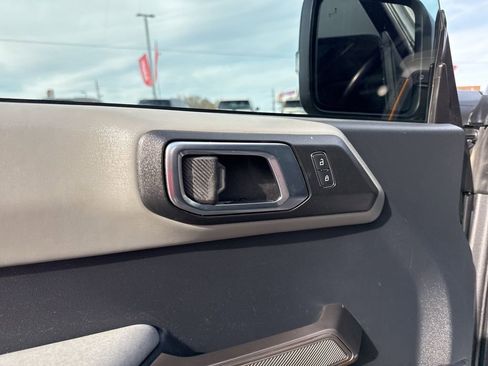 Used 2021 Ford Bronco Badlands image 13