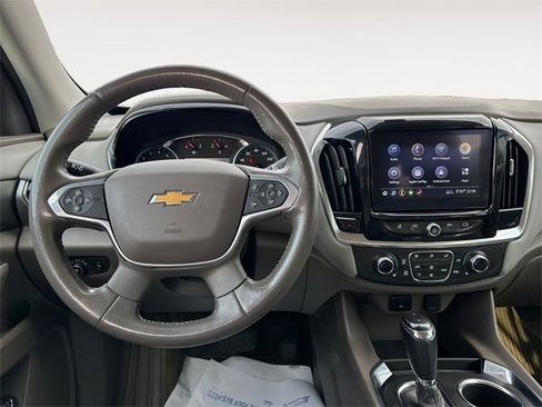 Used 2020 Chevrolet Traverse LT image 12