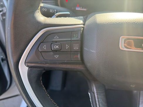 Used 2022 Jeep Grand Cherokee Limited image 24