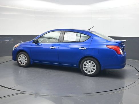 Used 2015 Nissan Versa SV FWD image 8