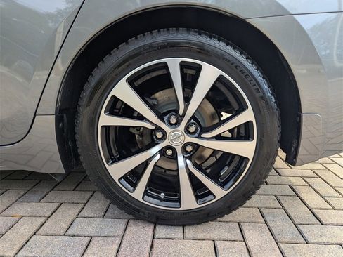 Used 2018 Nissan Maxima Platinum image 19