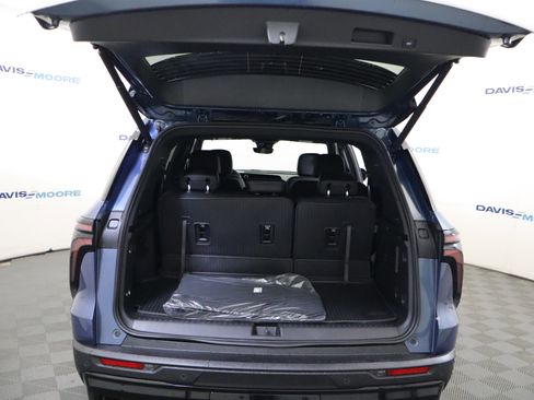 New 2026 Chevrolet Traverse LT w/ Midnight/Sport Edition image 8