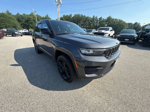 Certified 2023 Jeep Grand Cherokee Altitude AWD/4WD image 7