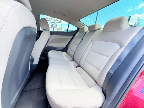 Used 2017 Hyundai Elantra SE FWD image 9