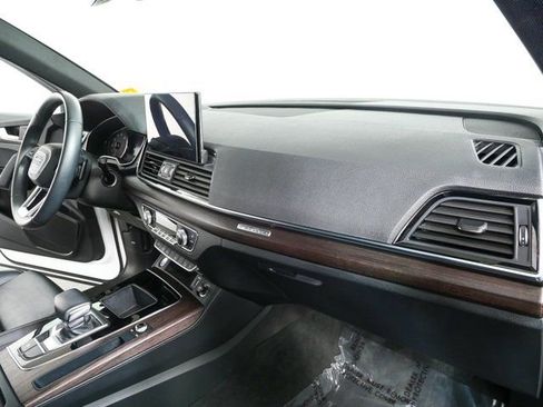Used 2023 Audi Q5 2.0T Premium w/ Convenience Package AWD/4WD image 23